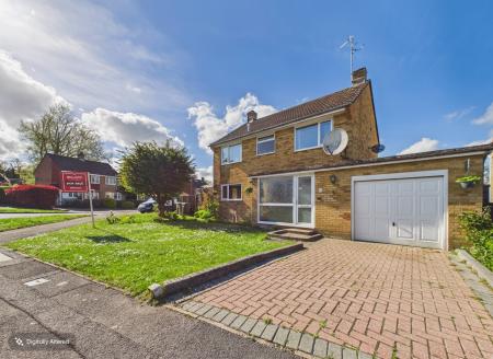 Poynings Crescent, Basingstoke, RG21