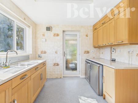 4 bedroom Detached house for sale in Poynings Crescent, Basingstoke, RG21