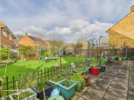 4 bedroom Detached house for sale in Poynings Crescent, Basingstoke, RG21