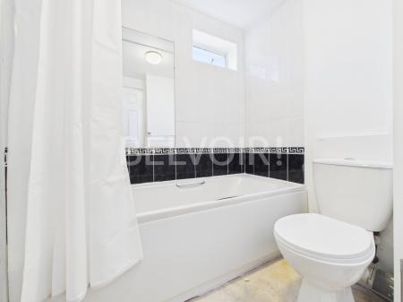 2 bedroom Flat to let in Cornish Close, South Ham, Basingstoke, RG22