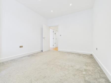 1 bedroom Flat to let in Lime Tree Way, Chineham, Basingstoke, RG24