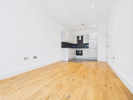 1 bedroom Flat to let in Lime Tree Way, Chineham, Basingstoke, RG24