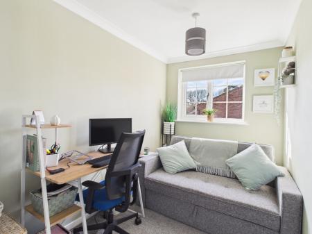 2 bedroom Terraced House for sale in Mulberry Way, Chineham, Basingstoke, RG24