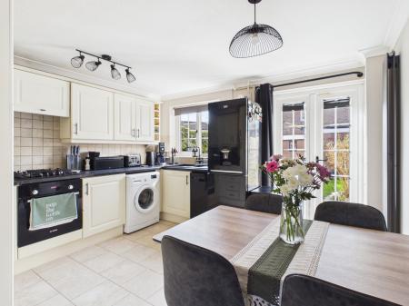 2 bedroom Terraced House for sale in Mulberry Way, Chineham, Basingstoke, RG24