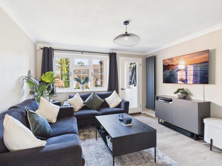 2 bedroom Terraced House for sale in Mulberry Way, Chineham, Basingstoke, RG24