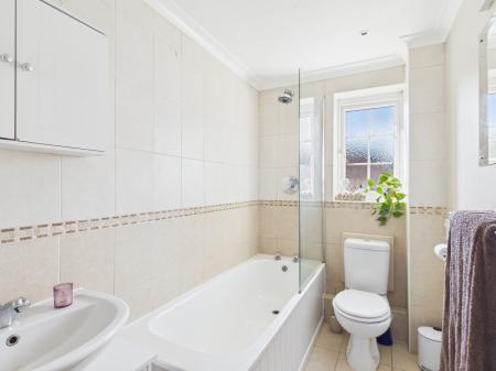 2 bedroom Terraced House for sale in Mulberry Way, Chineham, Basingstoke, RG24