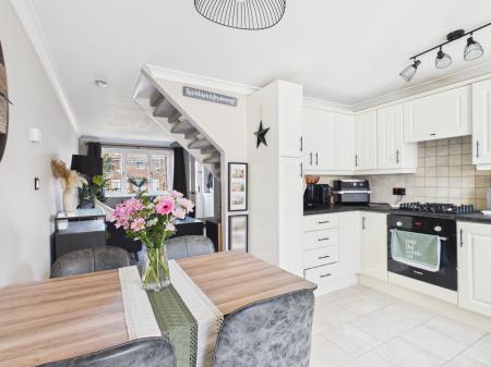 2 bedroom Terraced House for sale in Mulberry Way, Chineham, Basingstoke, RG24