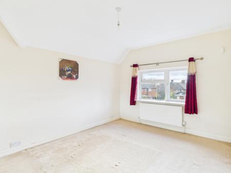 3 bedroom Semi-detached house for sale in Queen Mary Avenue, Oakridge, Basingstoke, RG21