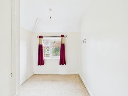 3 bedroom Semi-detached house for sale in Queen Mary Avenue, Oakridge, Basingstoke, RG21