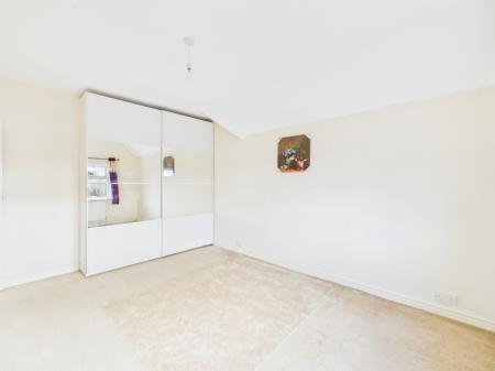 3 bedroom Semi-detached house for sale in Queen Mary Avenue, Oakridge, Basingstoke, RG21