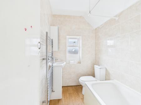 3 bedroom Semi-detached house for sale in Queen Mary Avenue, Oakridge, Basingstoke, RG21