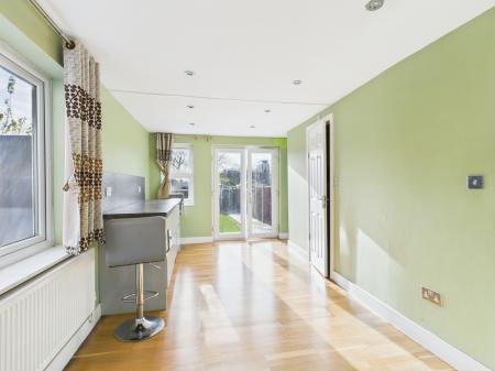 3 bedroom Semi-detached house for sale in Queen Mary Avenue, Oakridge, Basingstoke, RG21