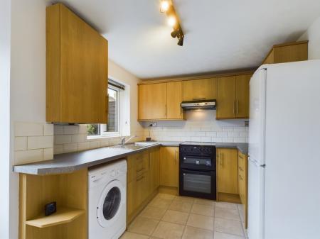 2 bedroom End of terrace house to let in Cropmark Way, Hatch Warren, Basingstoke, RG22