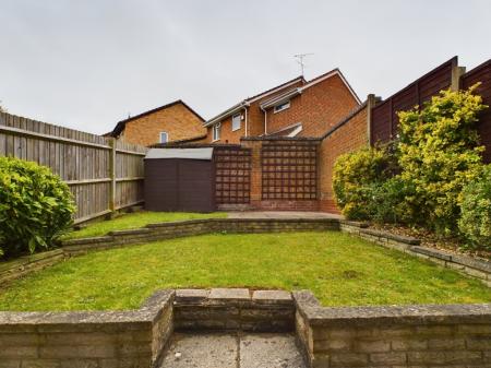 2 bedroom End of terrace house to let in Cropmark Way, Hatch Warren, Basingstoke, RG22