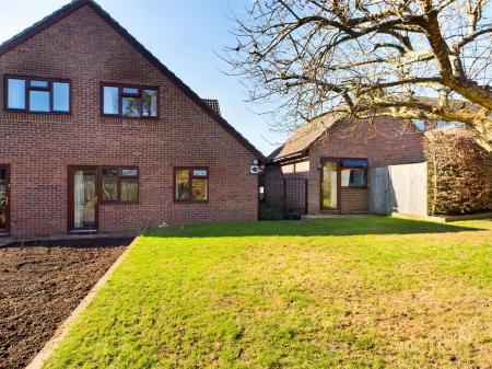 Weston Close, Upton Grey, RG25
