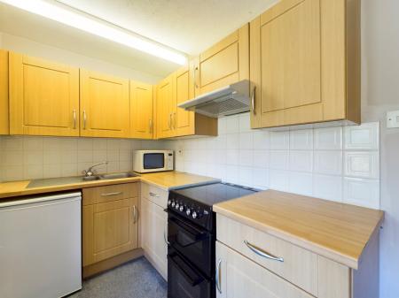 1 bedroom Flat to let in Weston Close, Upton Grey, RG25
