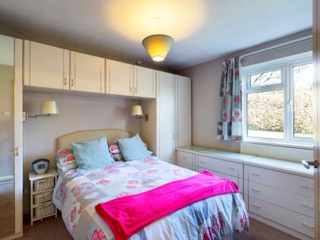 1 bedroom Flat to let in Weston Close, Upton Grey, RG25