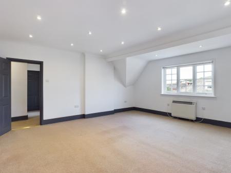 2 bedroom Flat to let in Winton Square, Town Centre, Basingstoke, RG21