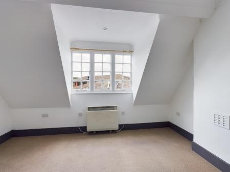 2 bedroom Flat to let in Winton Square, Town Centre, Basingstoke, RG21