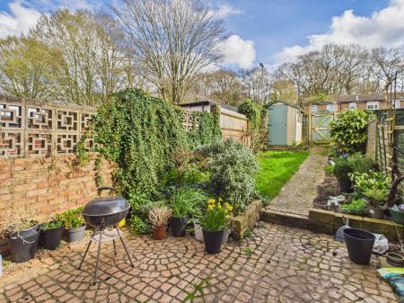 3 bedroom Semi-detached house for sale in Holbein Close, Basingstoke, RG21