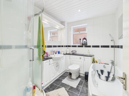 3 bedroom Semi-detached house for sale in Holbein Close, Basingstoke, RG21
