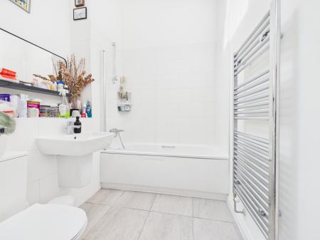 2 bedroom Coach House for sale in The Carriage Drive, Rooksdown, Basingstoke, RG24