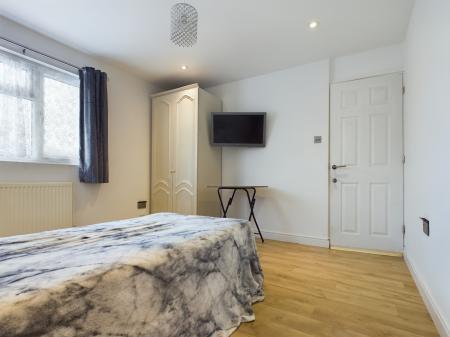 3 bedroom Terraced House to let in Haydn Road, Brighton Hill, Basingstoke, RG22