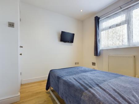 3 bedroom Terraced House to let in Haydn Road, Brighton Hill, Basingstoke, RG22