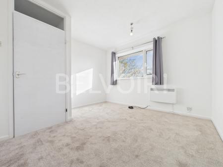 2 bedroom Flat to let in Britten Road, Brighton Hill, Basingstoke, RG22