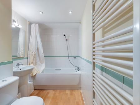 2 bedroom Flat to let in Winterthur Way, Victory Hill, Basingstoke, RG21