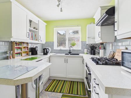 2 bedroom Ground floor maisonette for sale in Pershore Road, Basingstoke, RG24