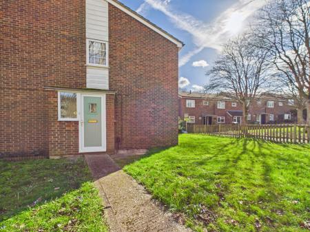 2 bedroom Ground floor maisonette for sale in Pershore Road, Basingstoke, RG24