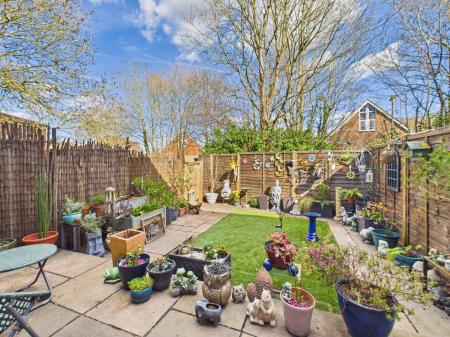 2 bedroom Ground floor maisonette for sale in Pershore Road, Basingstoke, RG24