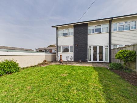 3 bedroom End of terrace house for sale in Millard Close, Basingstoke, RG21
