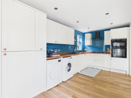 4 bedroom Semi-detached house for sale in Constable Close, Basingstoke, RG21