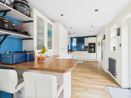 4 bedroom Semi-detached house for sale in Constable Close, Basingstoke, RG21