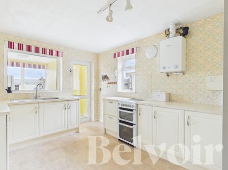 3 bedroom Bungalow for sale in Hulbert Way, Basingstoke, RG22