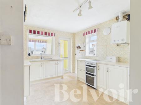 3 bedroom Bungalow for sale in Hulbert Way, Basingstoke, RG22
