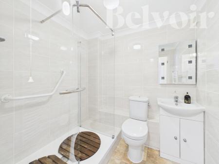 1 bedroom Flat for sale in Kendal Gardens, Basingstoke, RG22