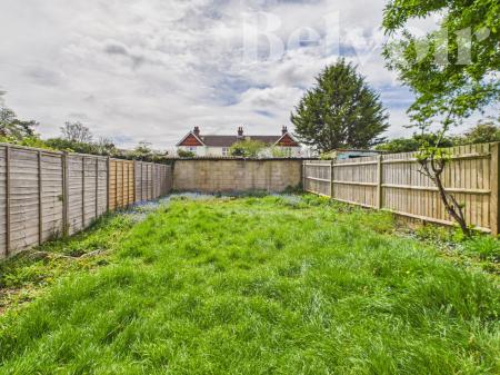 2 bedroom Maisonette for sale in Devonshire Place, Kings Furlong, Basingstoke, RG21