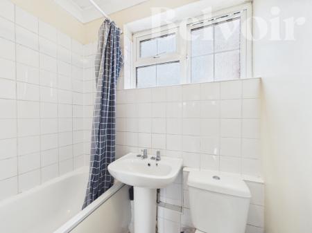 2 bedroom Maisonette for sale in Devonshire Place, Kings Furlong, Basingstoke, RG21