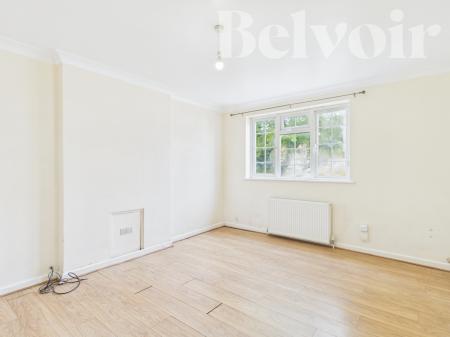 2 bedroom Maisonette for sale in Devonshire Place, Kings Furlong, Basingstoke, RG21