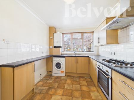 2 bedroom Maisonette for sale in Devonshire Place, Kings Furlong, Basingstoke, RG21