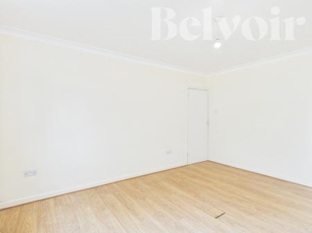 2 bedroom Maisonette for sale in Devonshire Place, Kings Furlong, Basingstoke, RG21