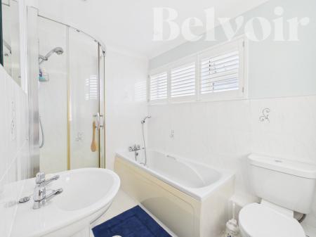 3 bedroom Detached house for sale in Violet Close, Basingstoke, RG22