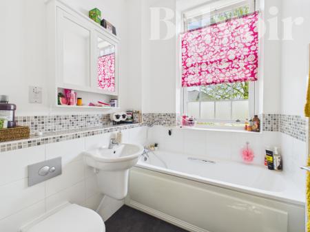 3 bedroom Terraced House for sale in Watertower Way, Basingstoke, RG24