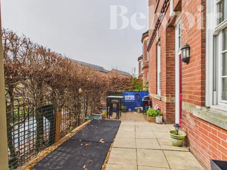 3 bedroom Terraced House for sale in Watertower Way, Basingstoke, RG24