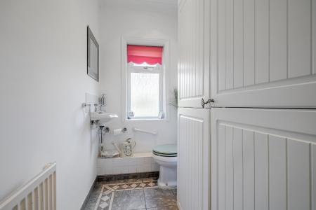 3 bedroom Bungalow for sale in Hill Road, Oakley, Basingstoke, RG23