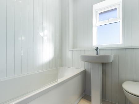 2 bedroom End of terrace house to let in The Cornfields, Hatch Warren, Basingstoke, RG22