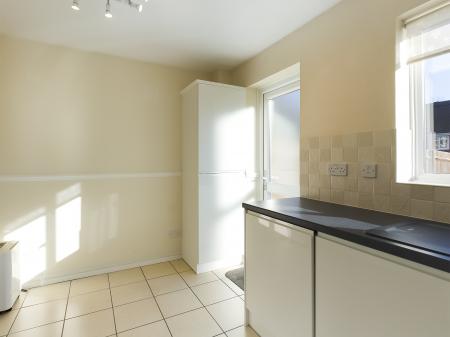 2 bedroom End of terrace house to let in The Cornfields, Hatch Warren, Basingstoke, RG22